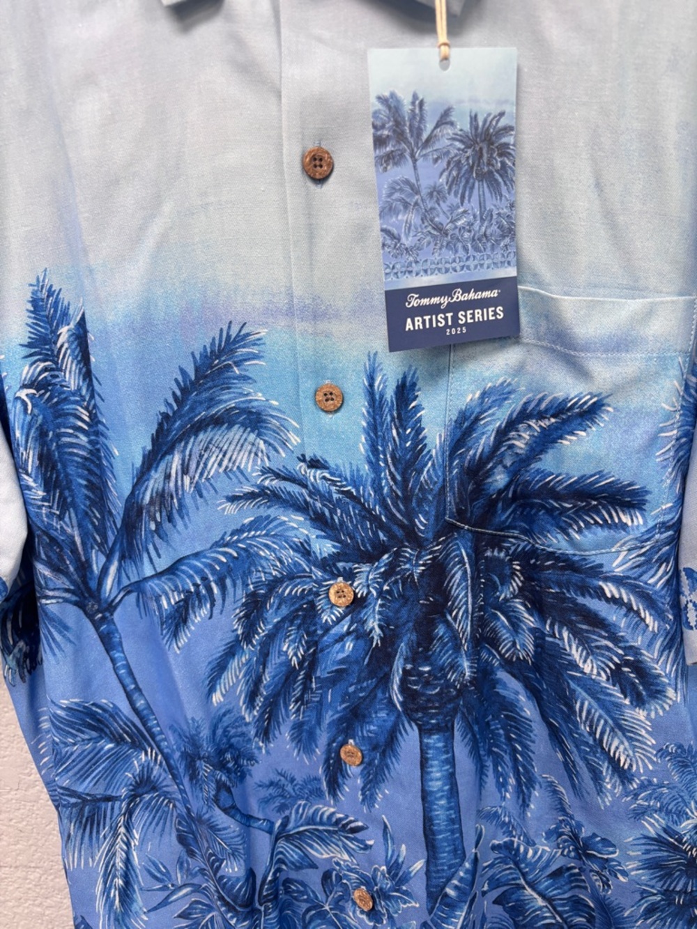 NWT Tommy Bahama Blue Gradient Palm-Print Button-Down Short Sleeve Shirt - Picture 5 of 12